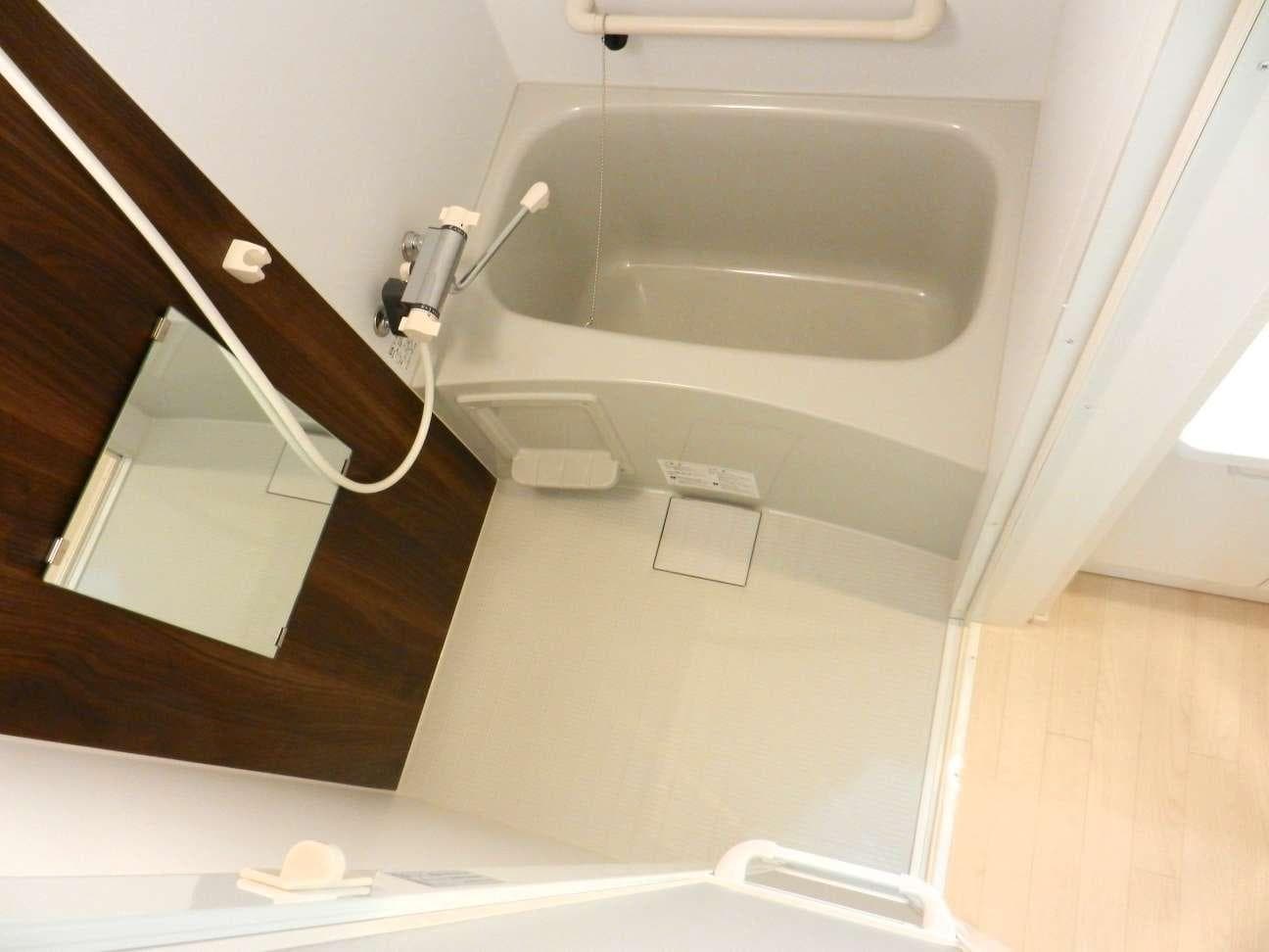 Room image 9
