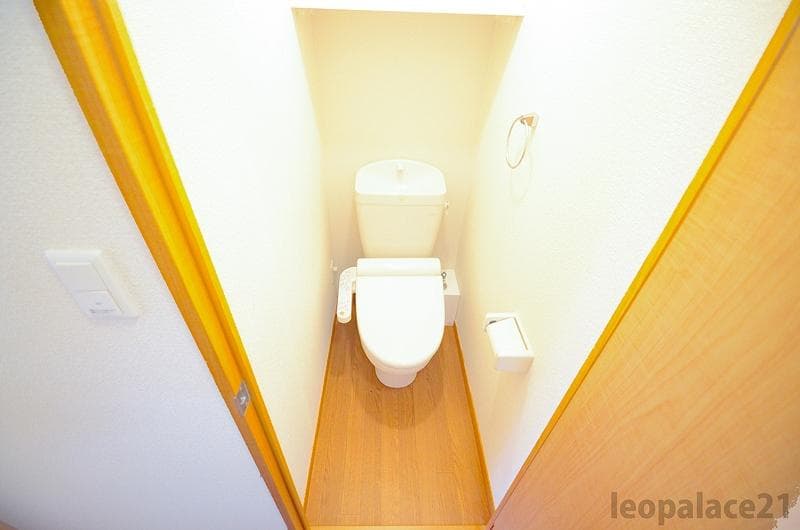 Room image 9