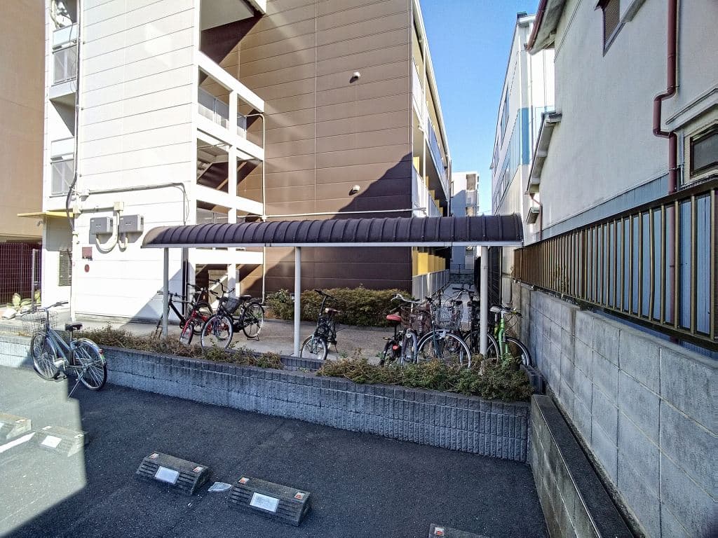 Room image 13