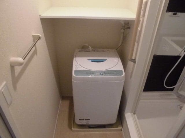 Room image 8