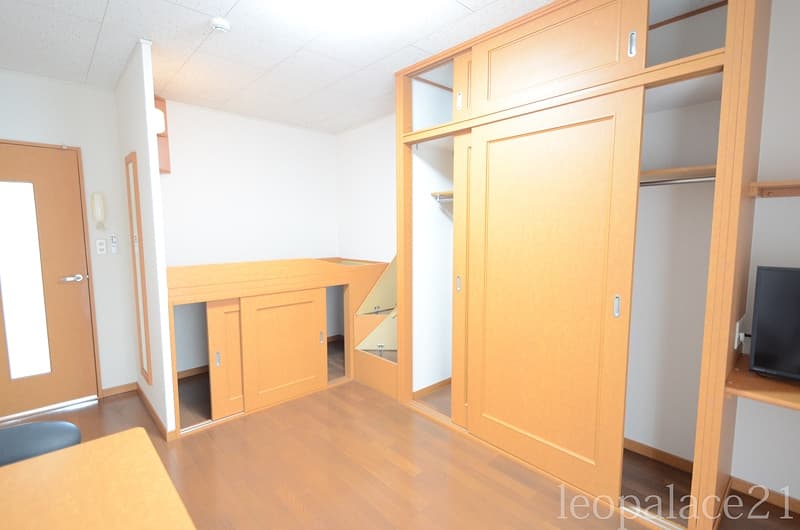 Room image 8