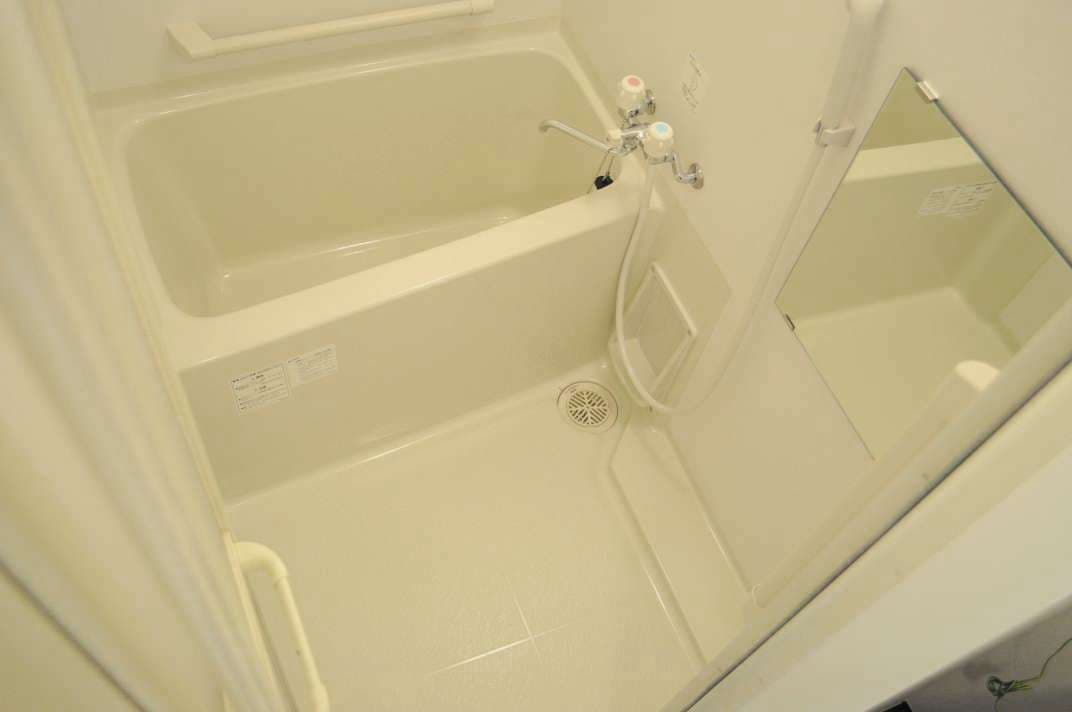 Room image 8