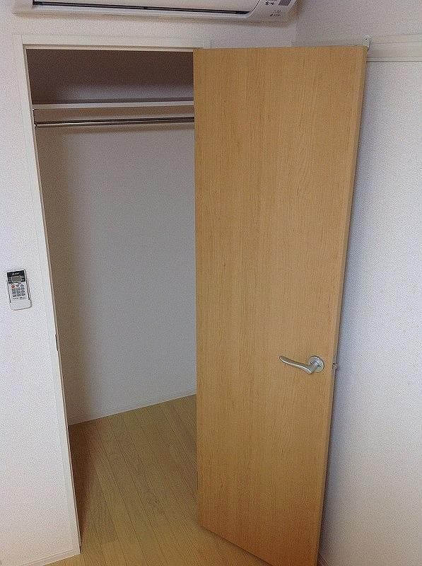 Room image 8
