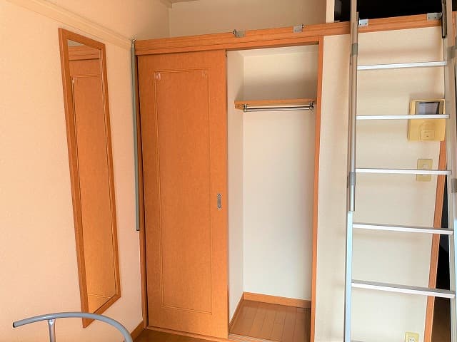 Room image 16