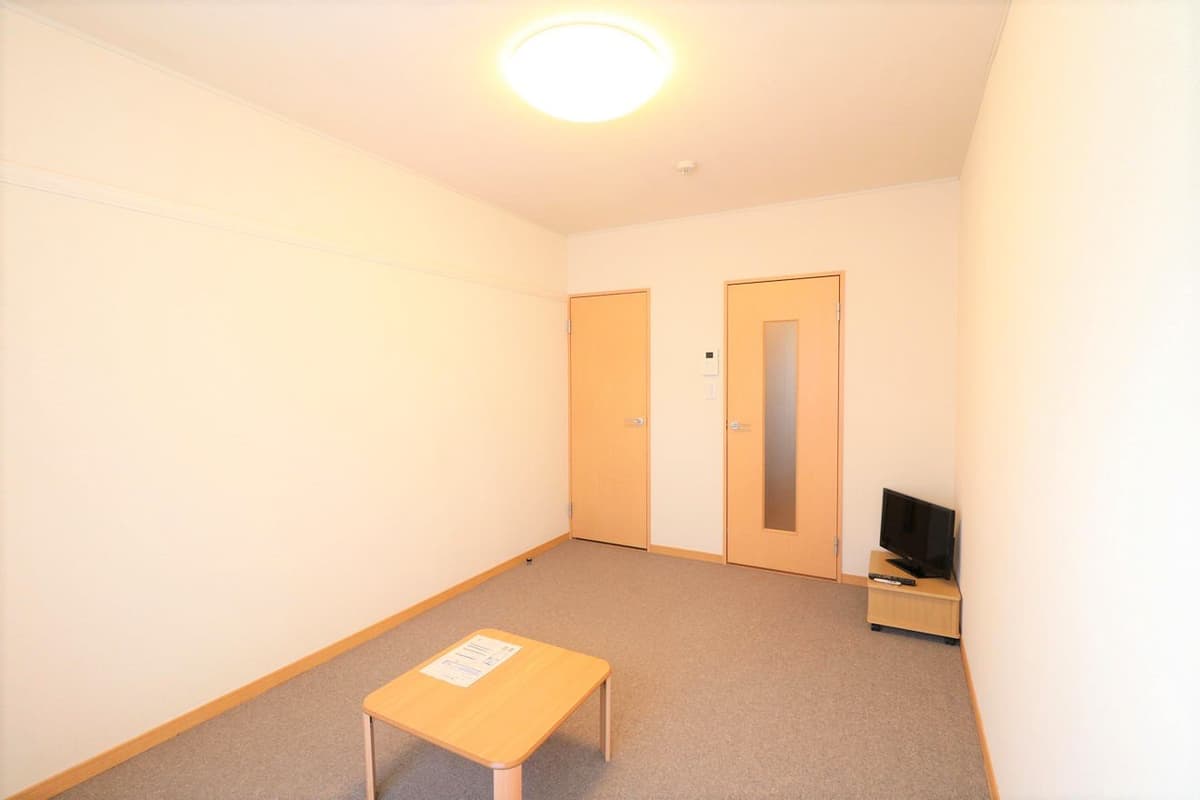 Room image 8