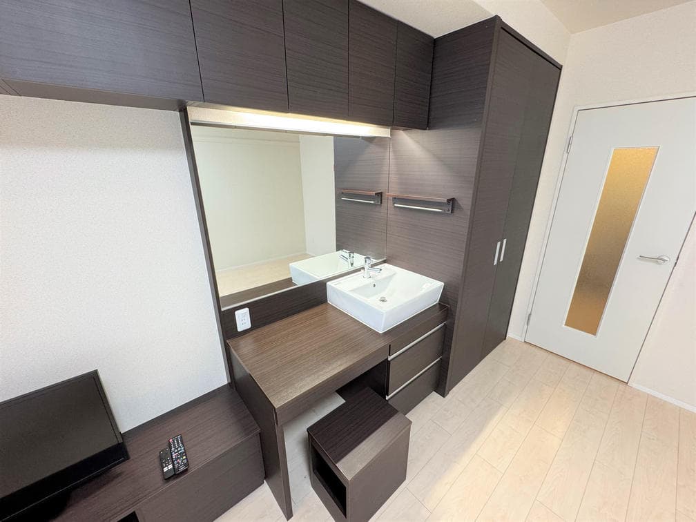 Room image 15