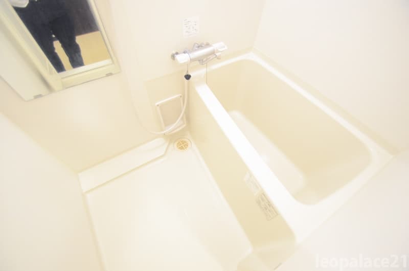 Room image 11