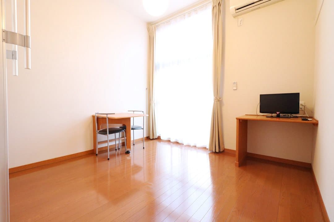 Room image 11