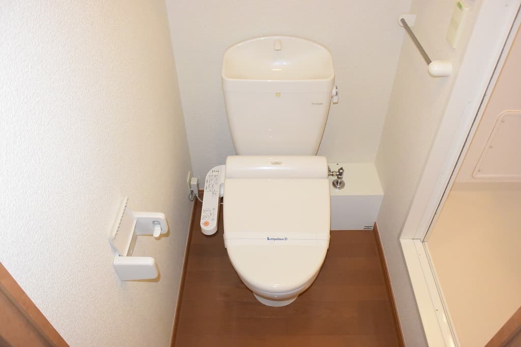 Room image 8