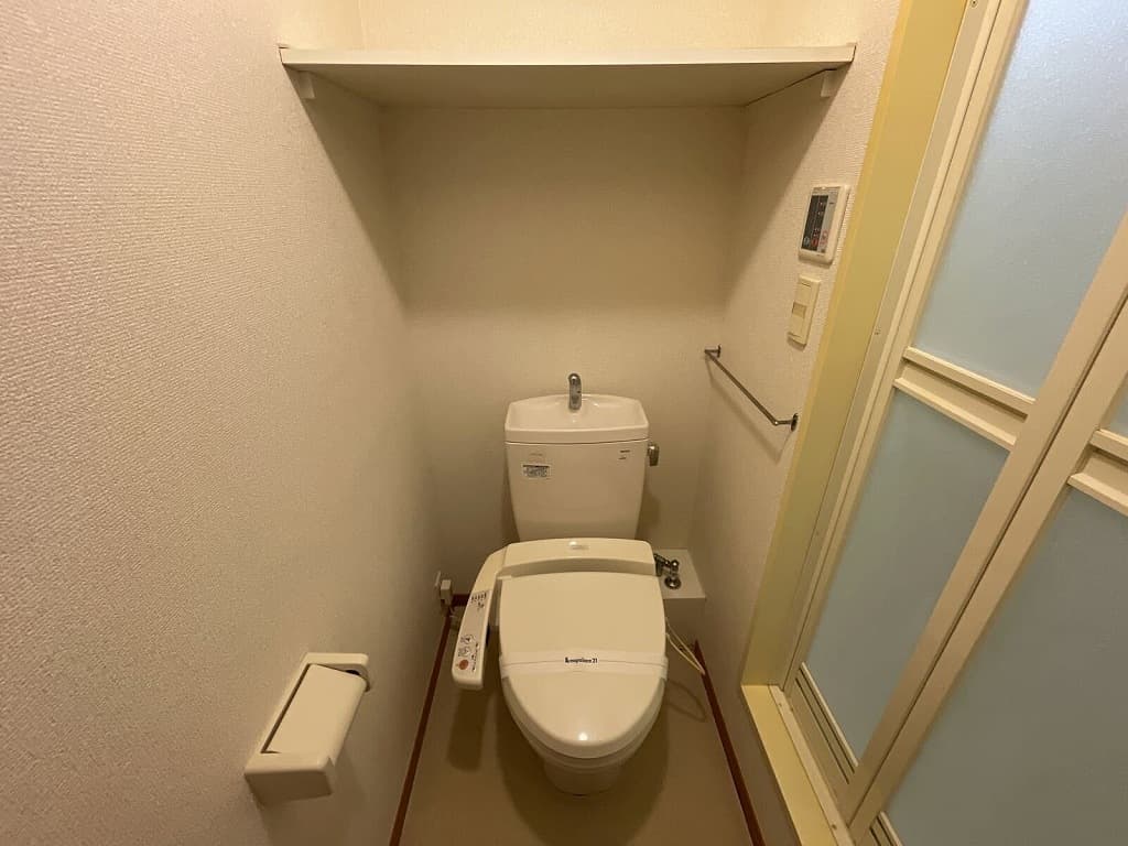 Room image 8