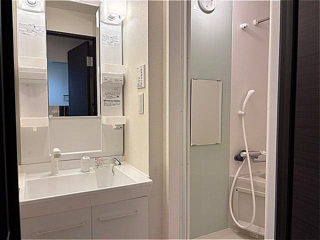 Room image 11