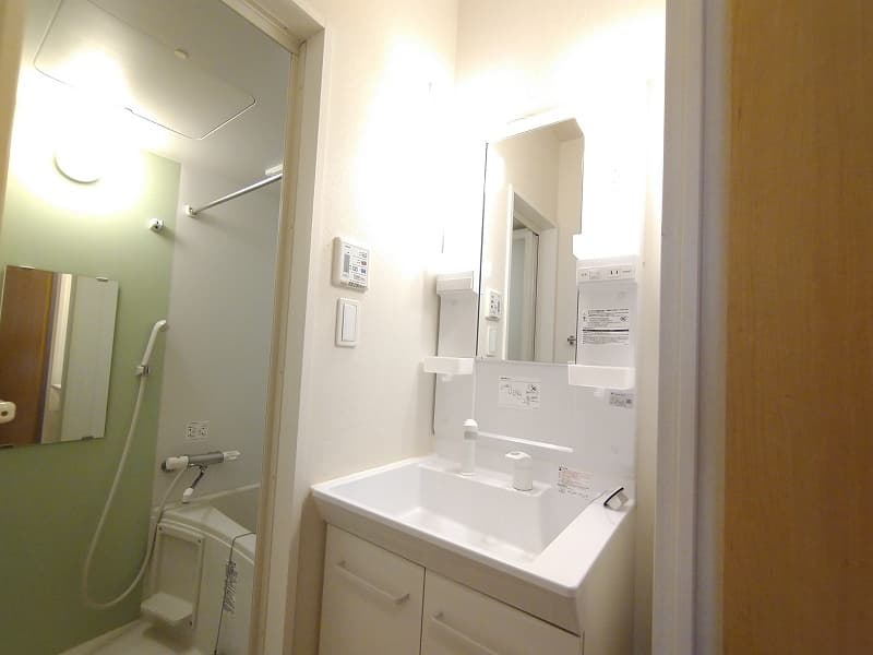 Room image 8