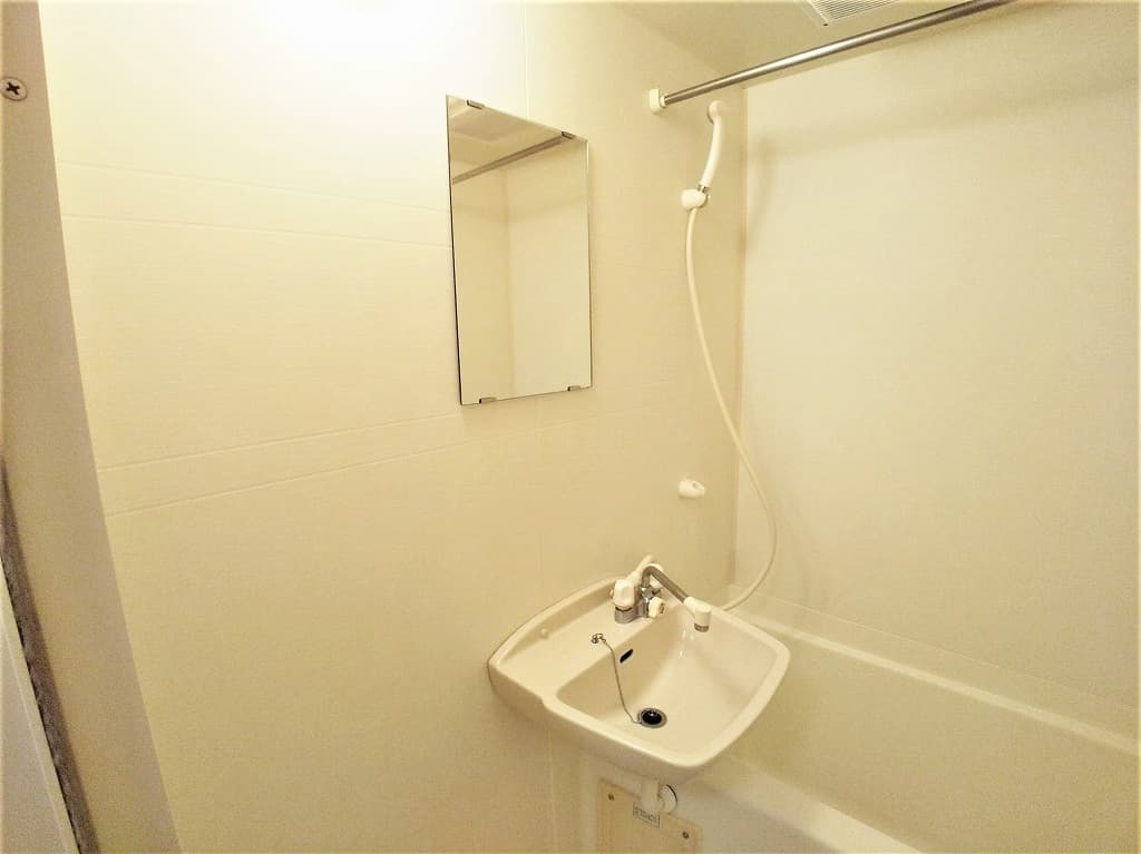 Room image 15