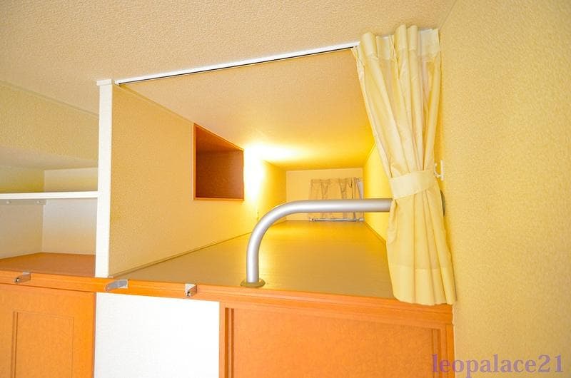 Room image 10