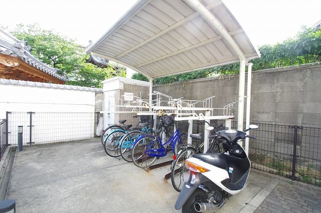 Room image 12