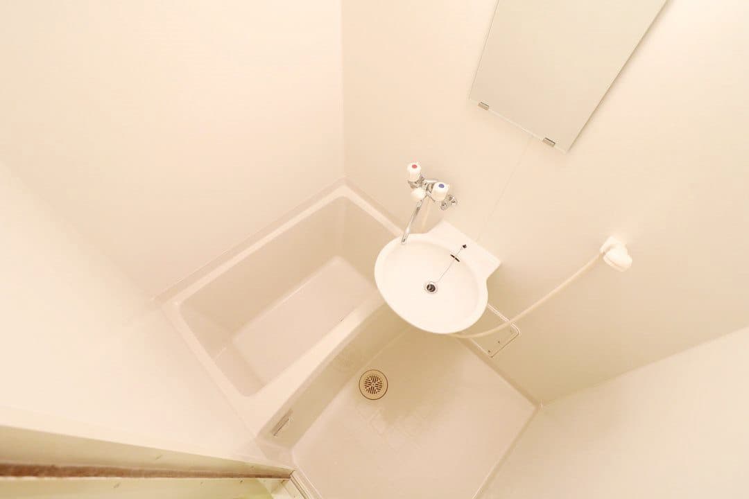 Room image 13