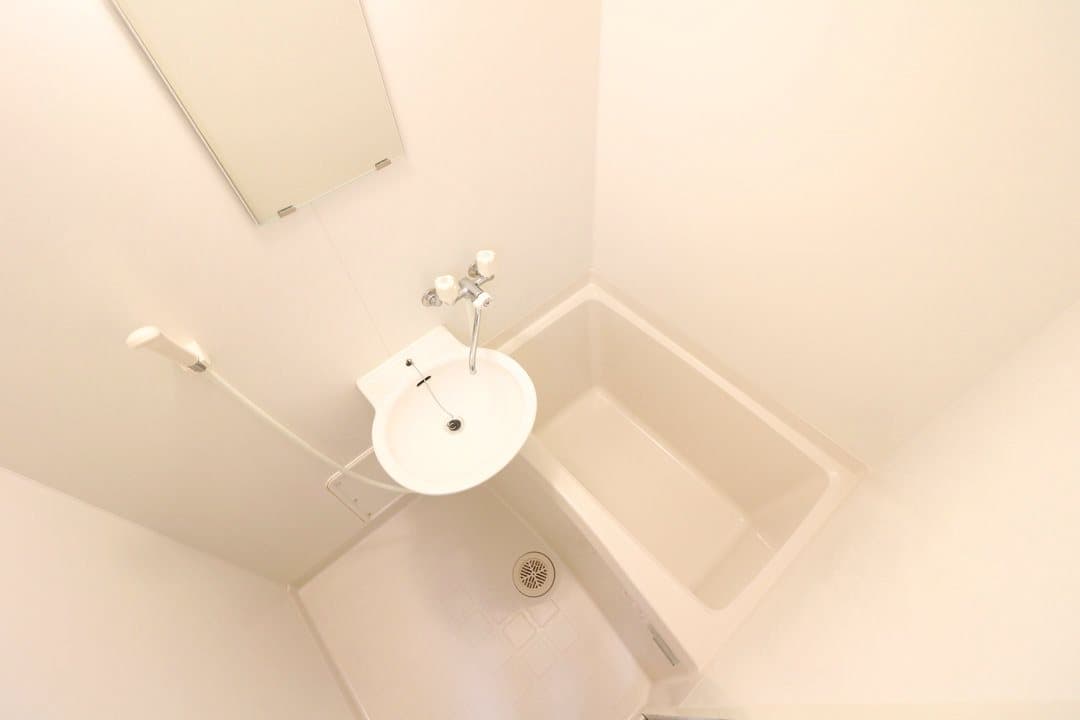 Room image 12