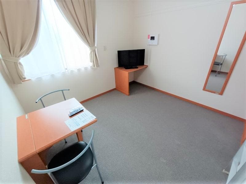 Room image 8
