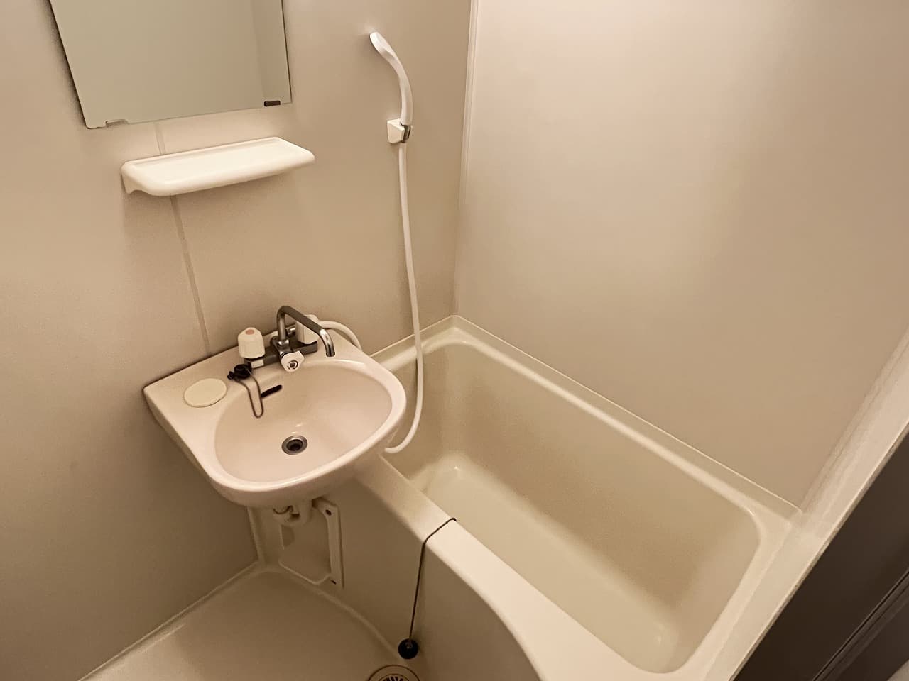 Room image 8