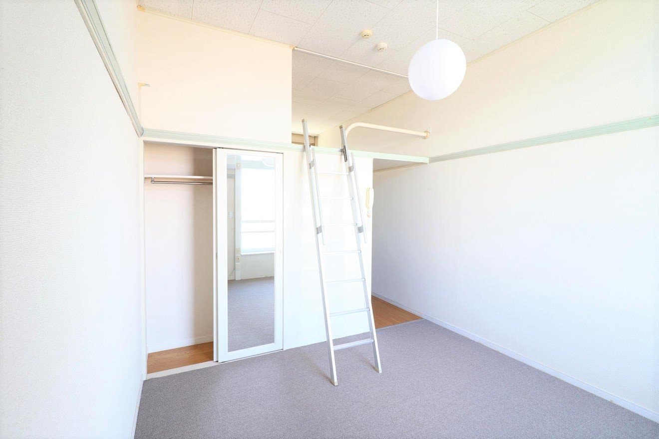 Room image 11