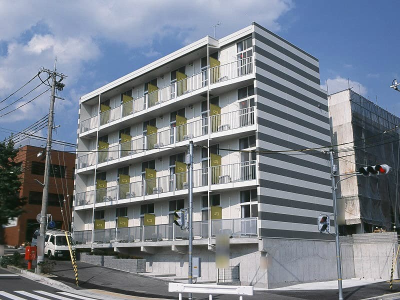 Main exterior of leopalace Nada Kita