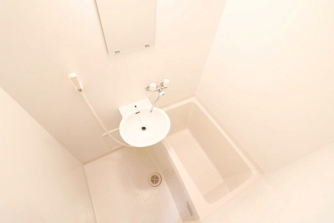 Room image 15