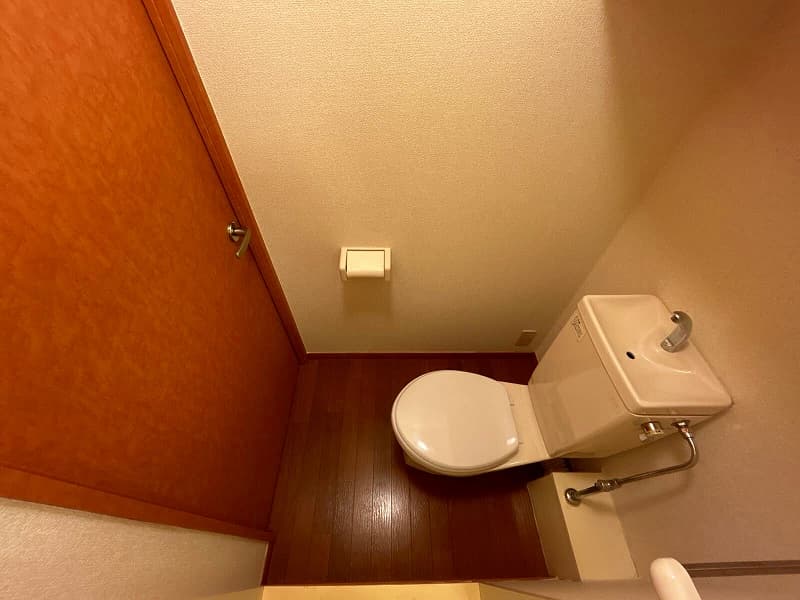 Room image 8