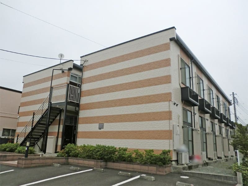 Main exterior of leopalace Flora