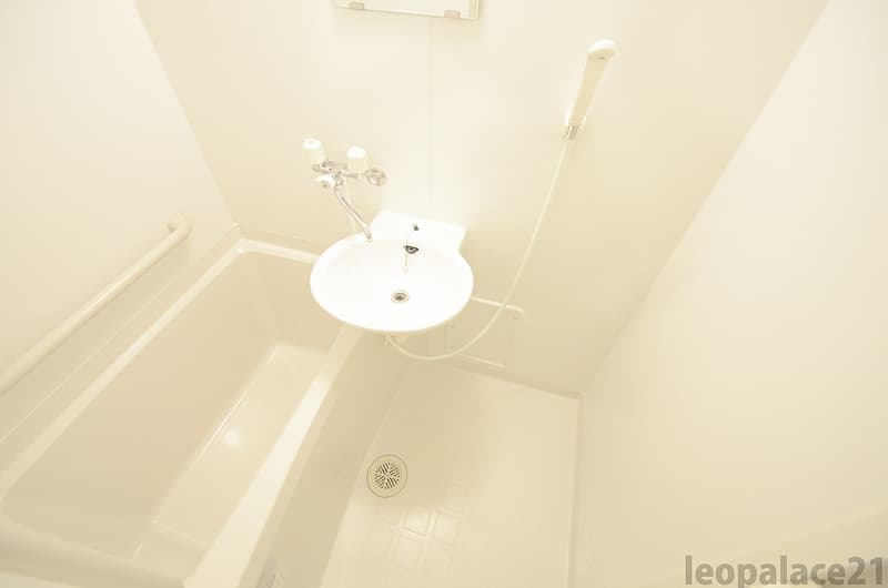 Room image 14