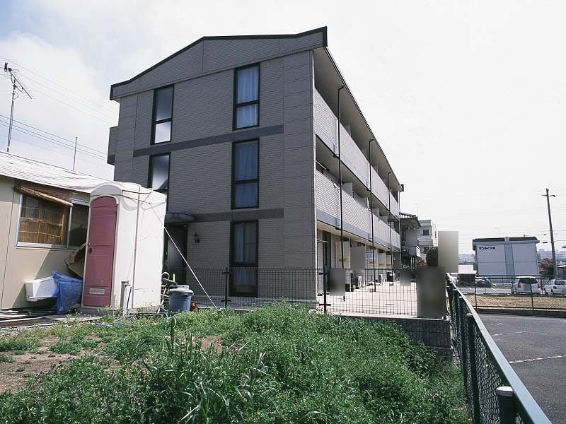 Main exterior of leopalace Nagai III