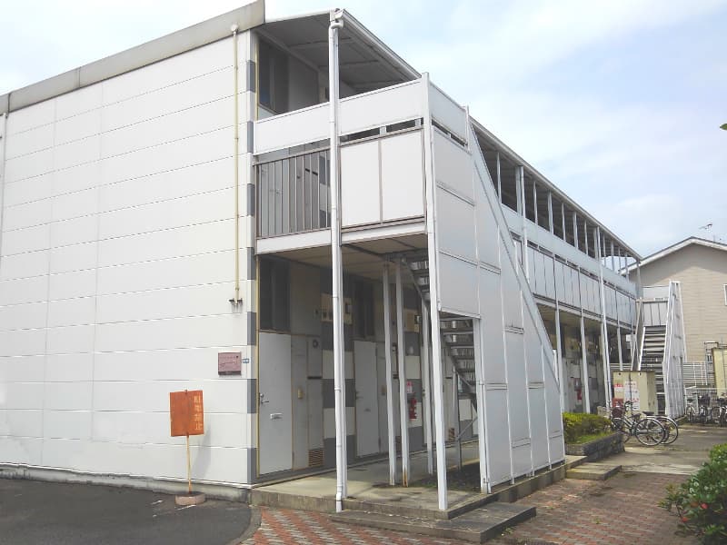 Main exterior of leopalace olive