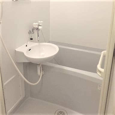 Room image 8
