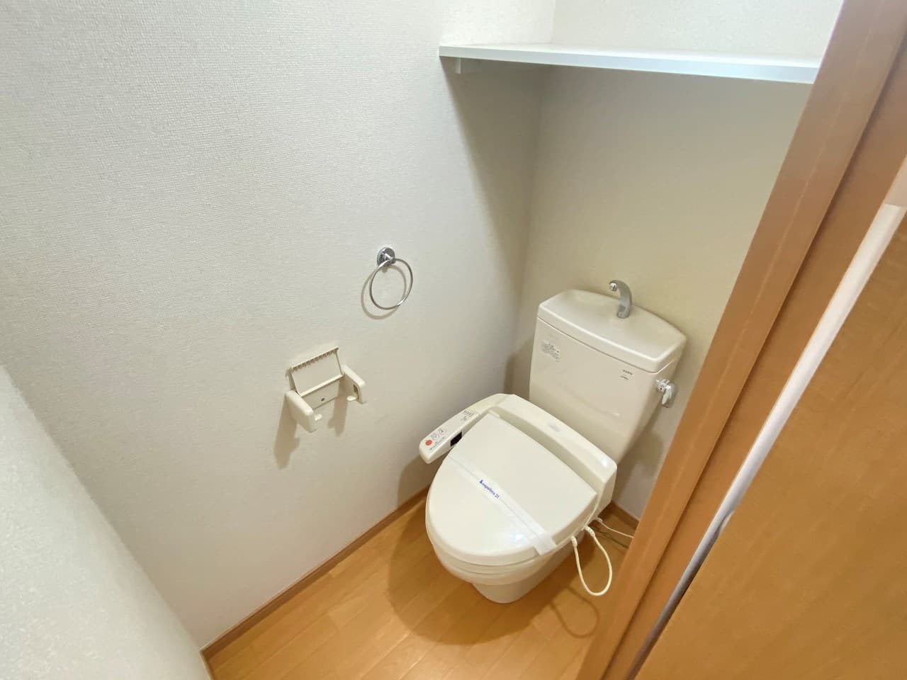 Room image 8