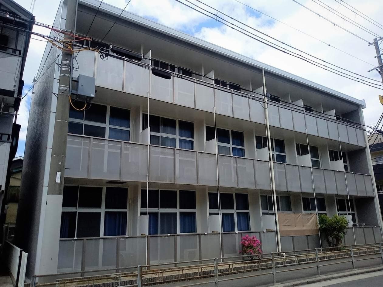 Main exterior of leopalace Sumiyoshi Gobankan