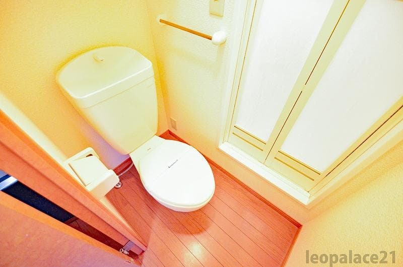 Room image 10