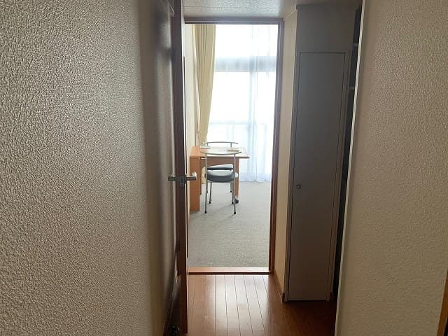 Room image 16