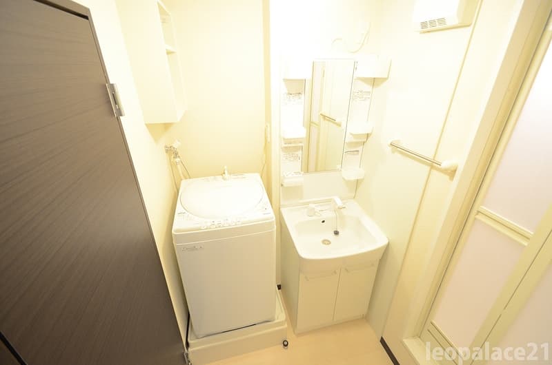 Room image 12