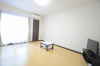 Room image 10