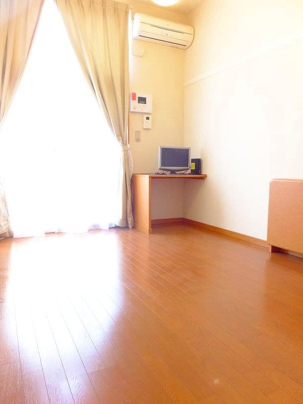 Room image 13