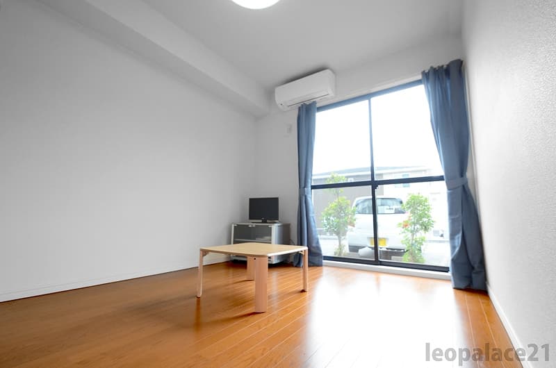 Room image 11