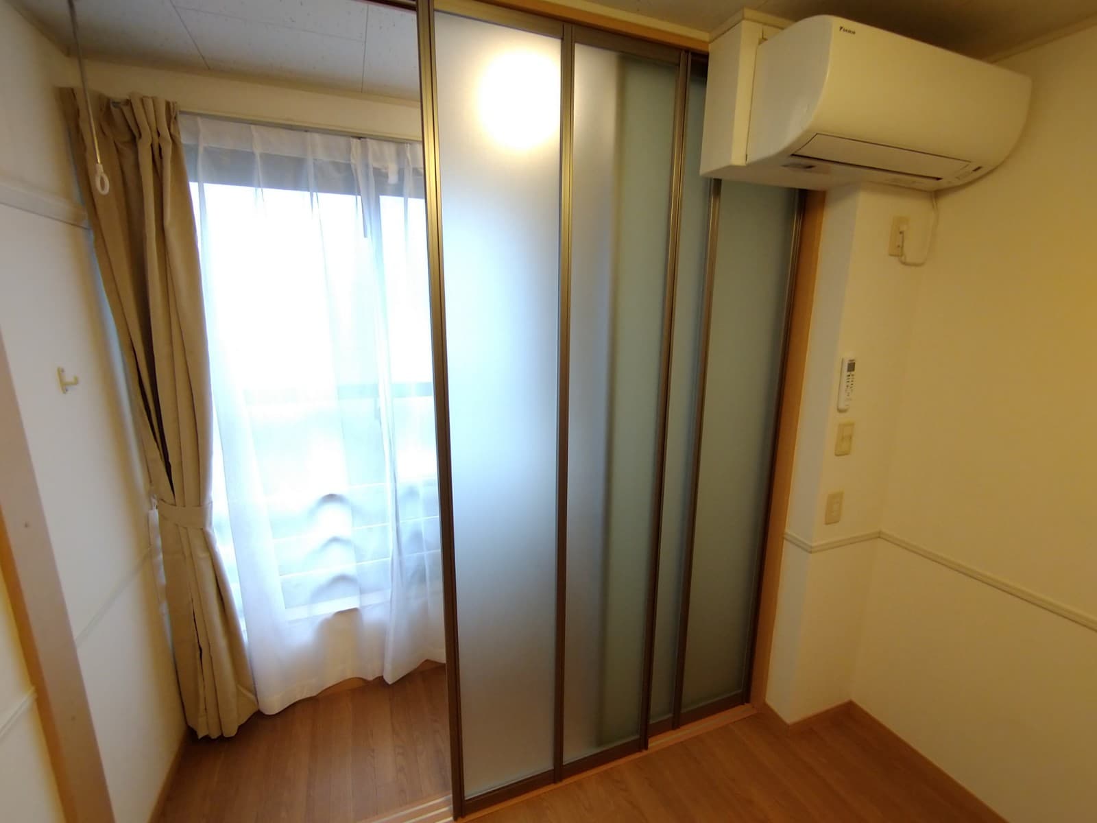Room image 16