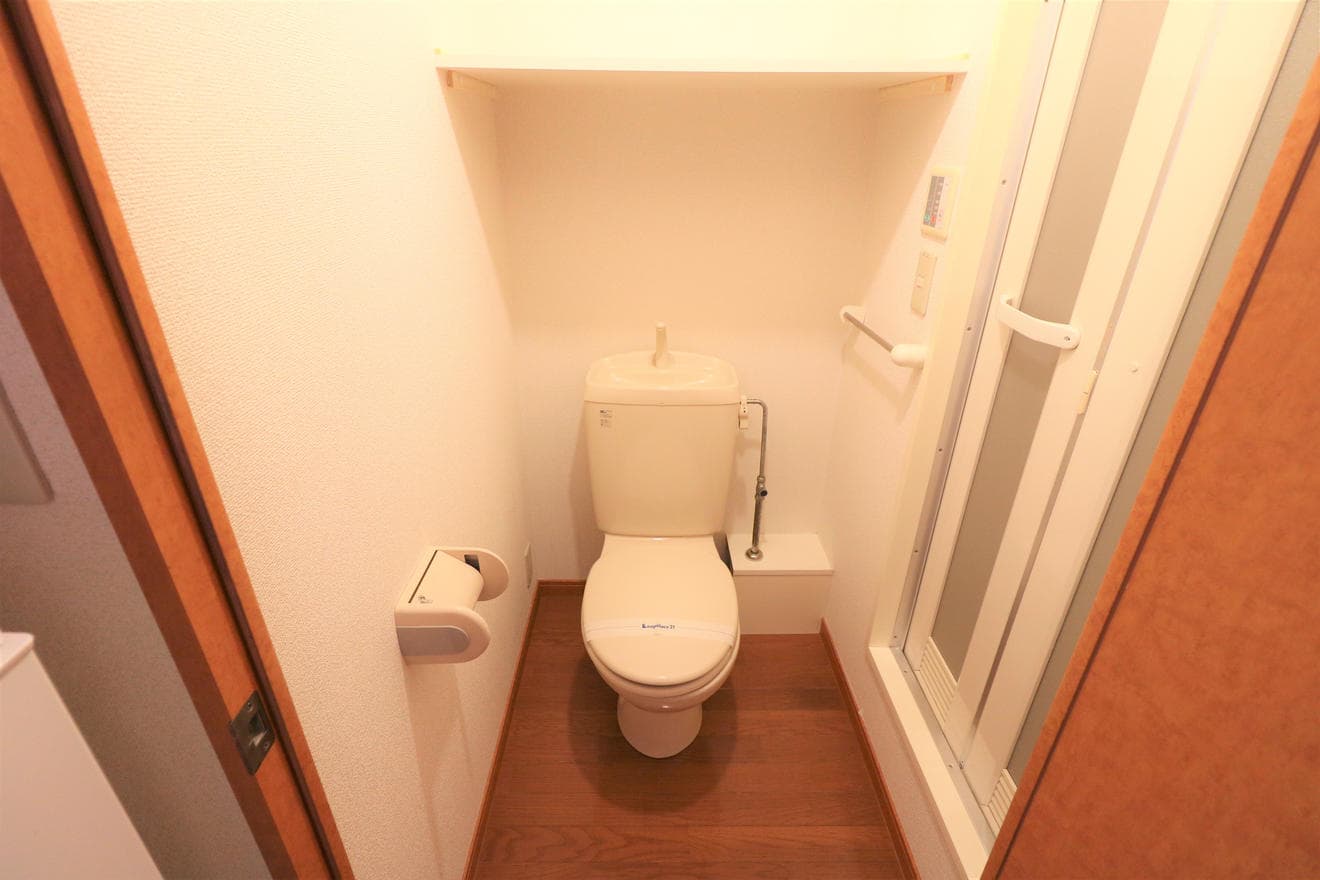 Room image 15