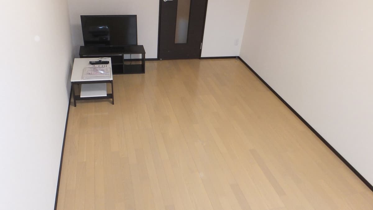 Room image 8