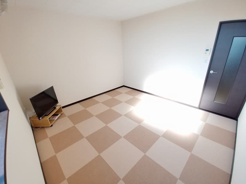 Preview interior of LEONEXT Dear Berge II