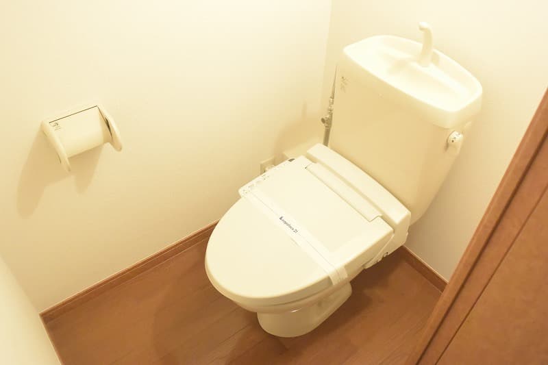 Room image 8
