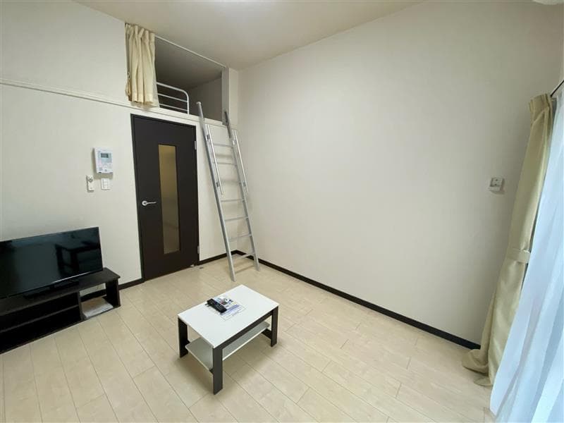 Room image 16