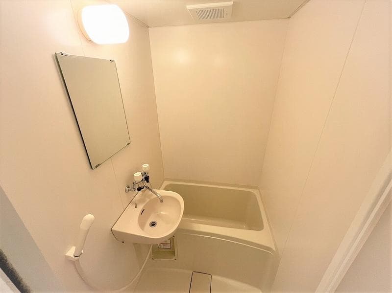 Room image 9