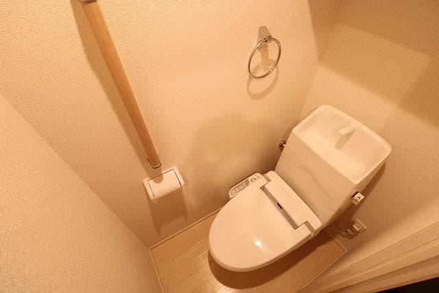 Room image 8