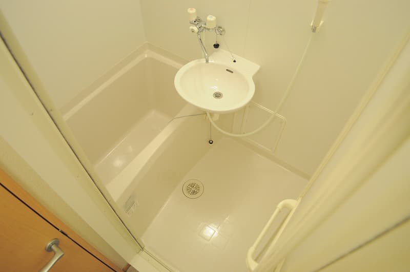 Room image 8