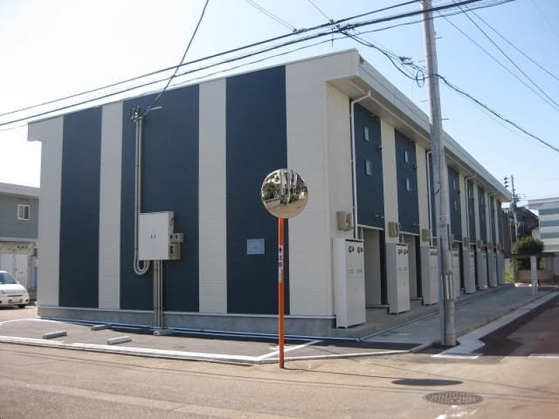 Main exterior of LEONEXT Green 3